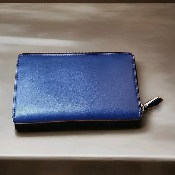 Vera Bradley Women's Dark Blue Leather Wallet Zippered - Picture 2 of 6